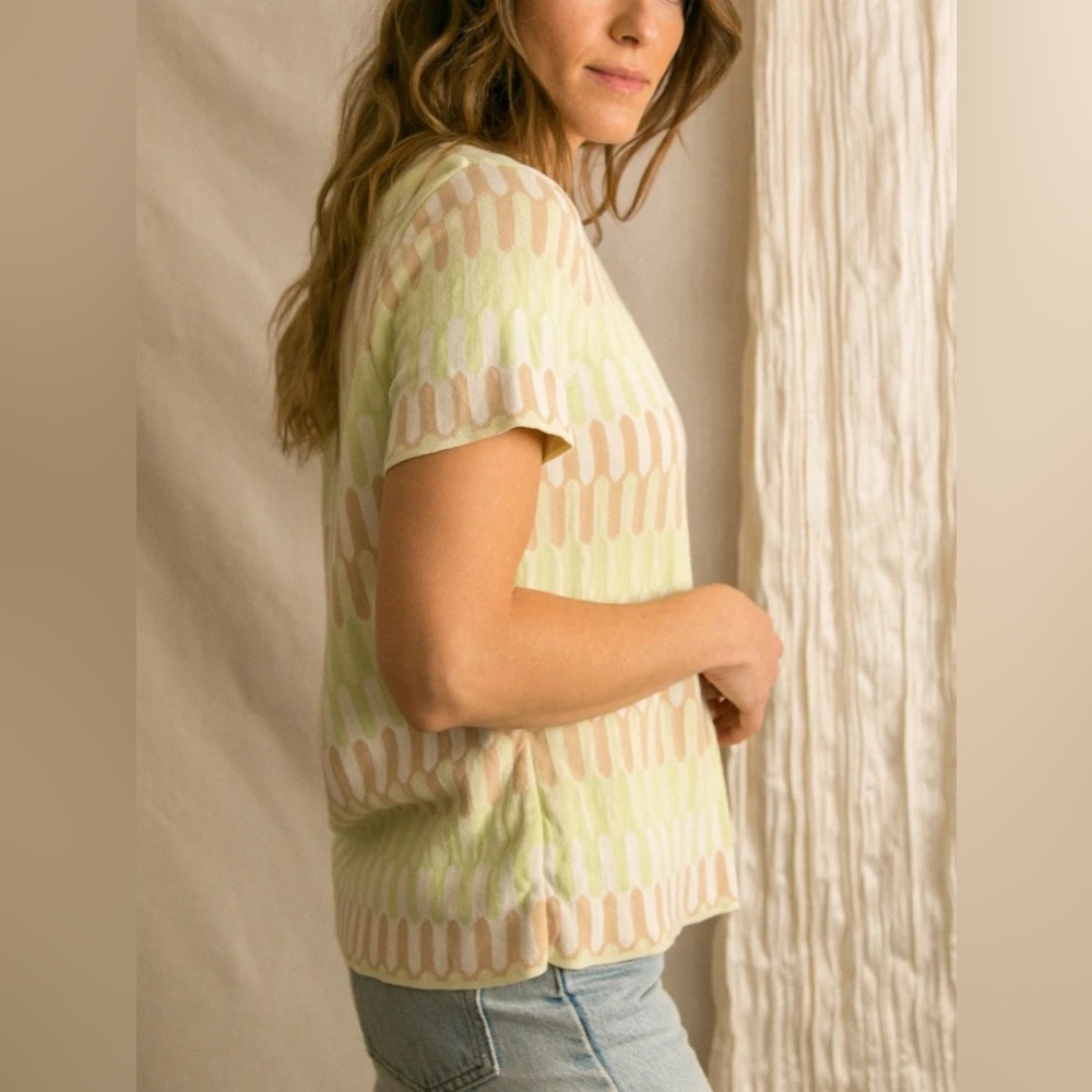 Wavy knit tee